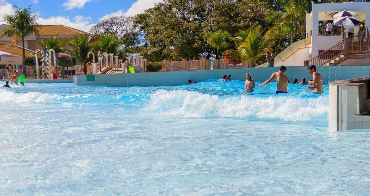 Lacqua Di Roma Com Piscina De Ondas Caldas Novas Luaran gambar