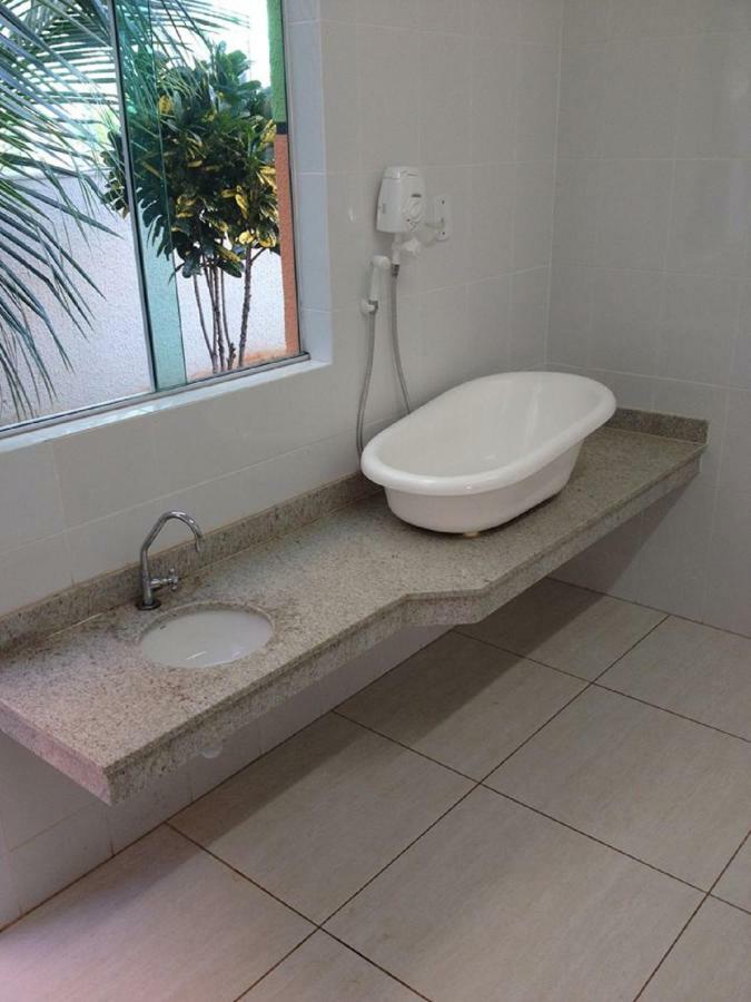 Lacqua Di Roma Com Piscina De Ondas Caldas Novas Luaran gambar