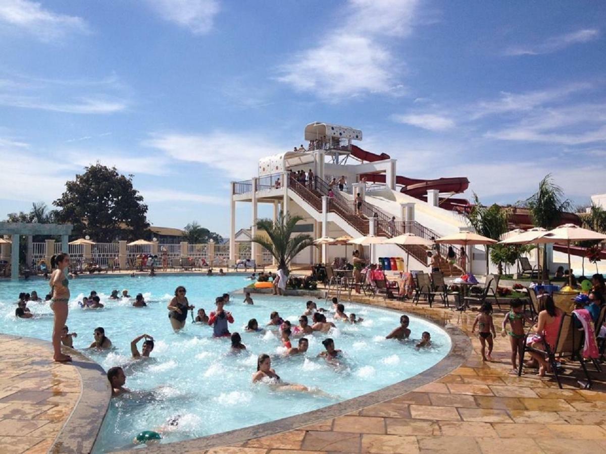 Lacqua Di Roma Com Piscina De Ondas Caldas Novas Luaran gambar